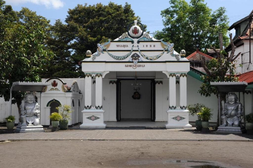 Oyo 91532 Malioboro Guesthouse 日惹 外观 照片